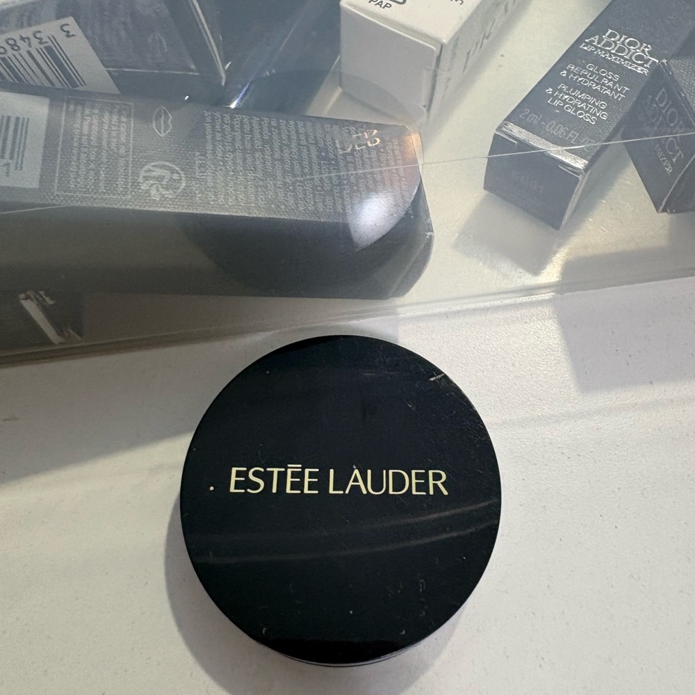 Estée Lauder lip balm - Picture 2 of 4
